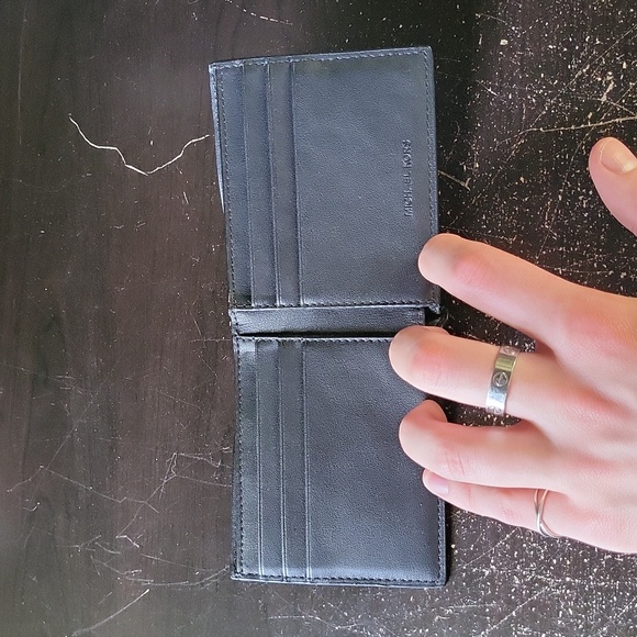 Michael Kors Wallet - Picture 3 of 7